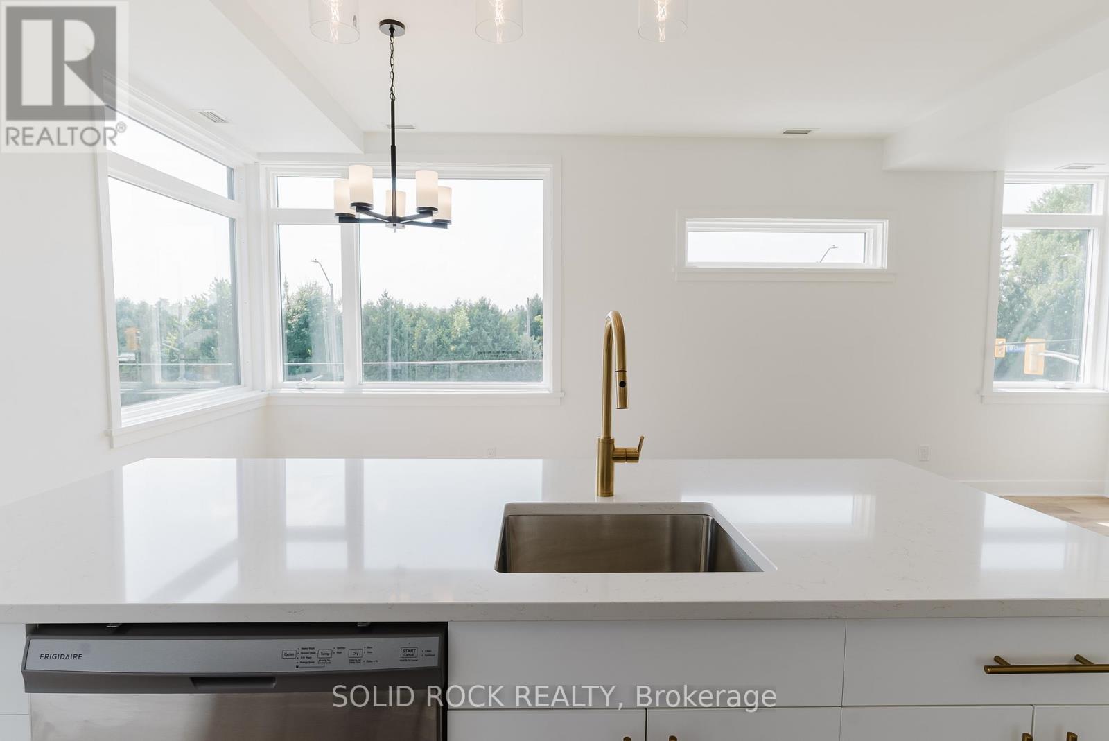 Unit 9 The Butterfly - 845 Champlain Street, Ottawa, Ontario  K1C 1K3 - Photo 21 - X12900932