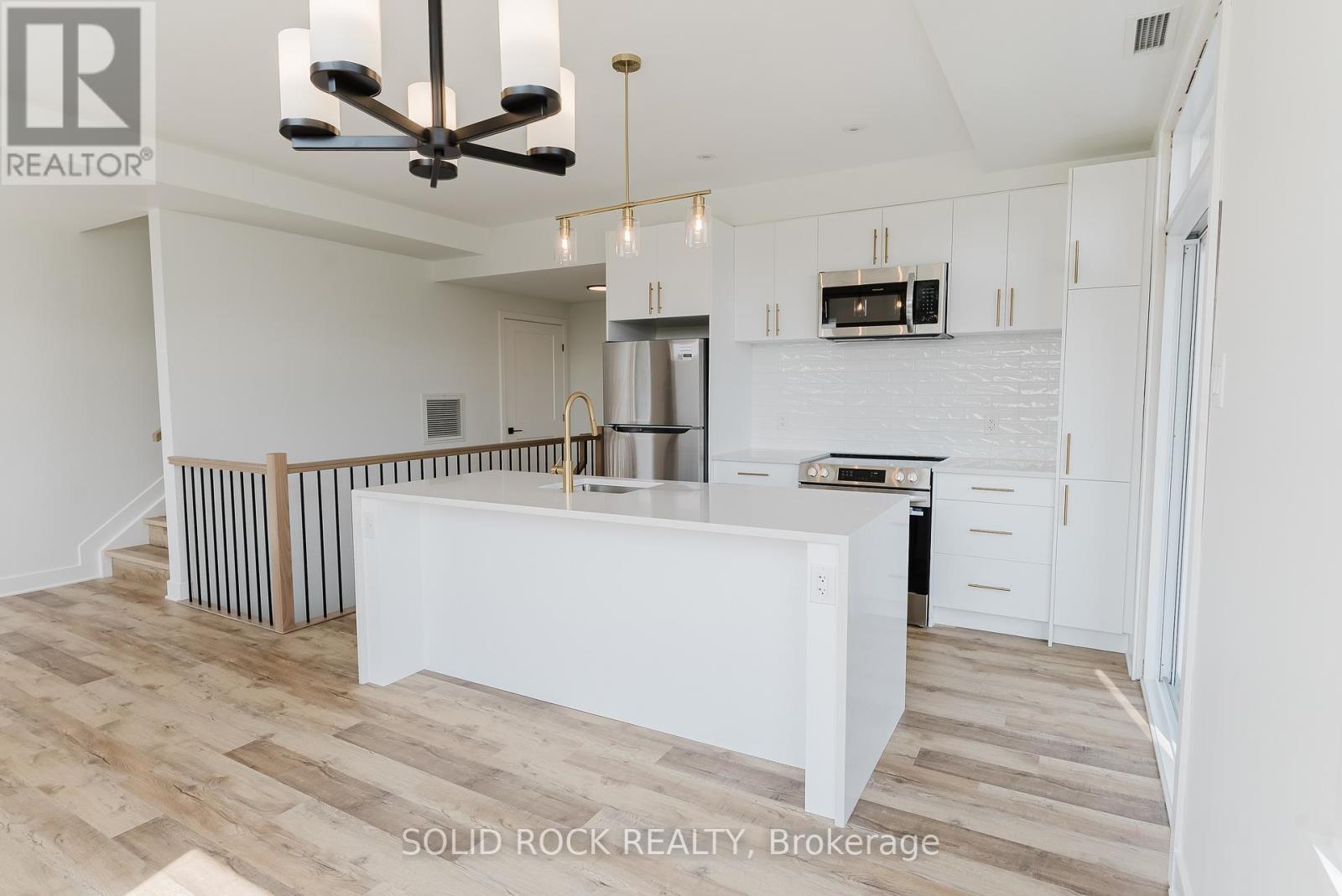 Unit 9 The Butterfly - 845 Champlain Street, Ottawa, Ontario  K1C 1K3 - Photo 4 - X12900932