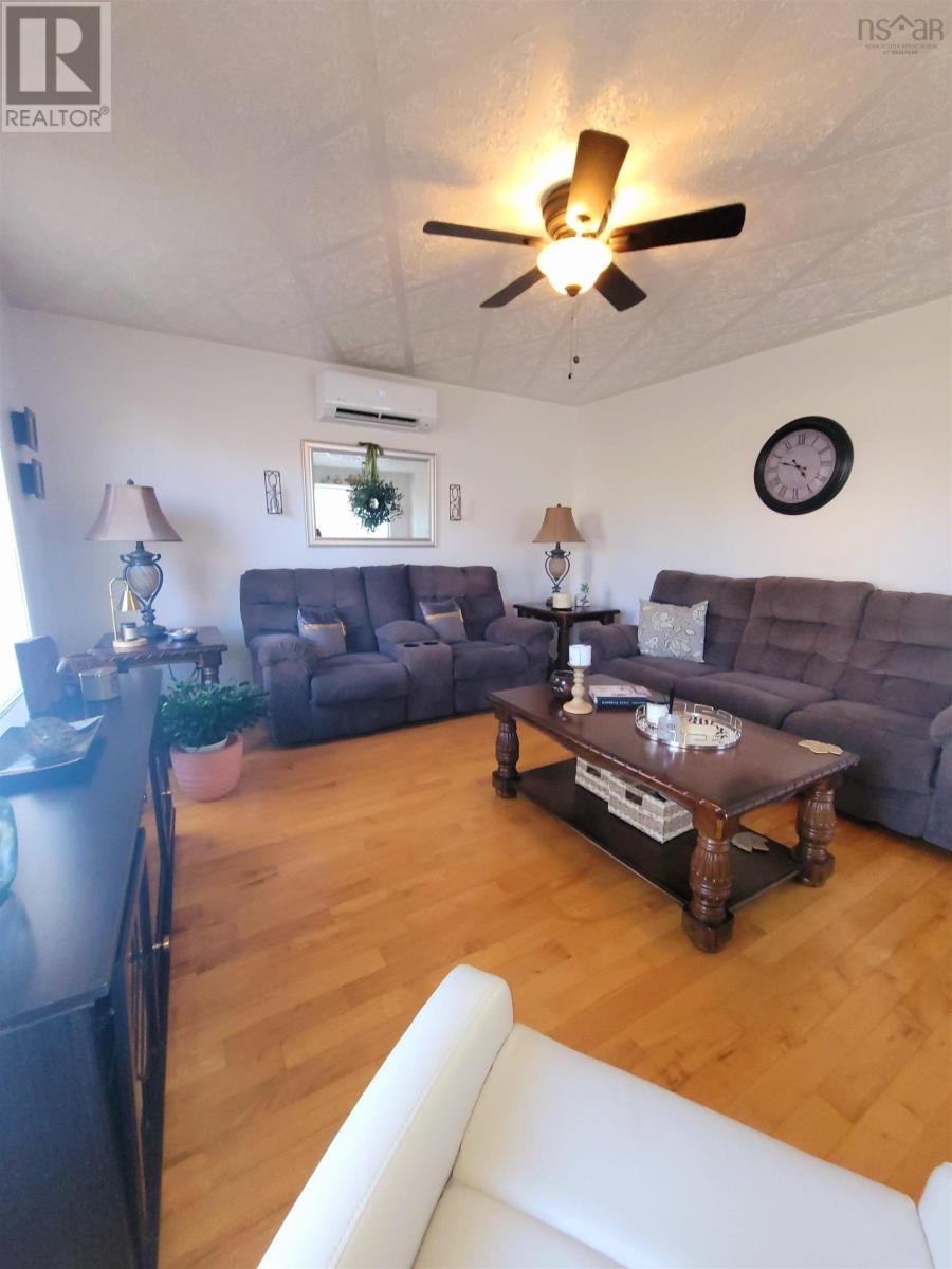 19 Highland Street, Glace Bay, Nova Scotia  B1A 2T4 - Photo 9 - 202607080