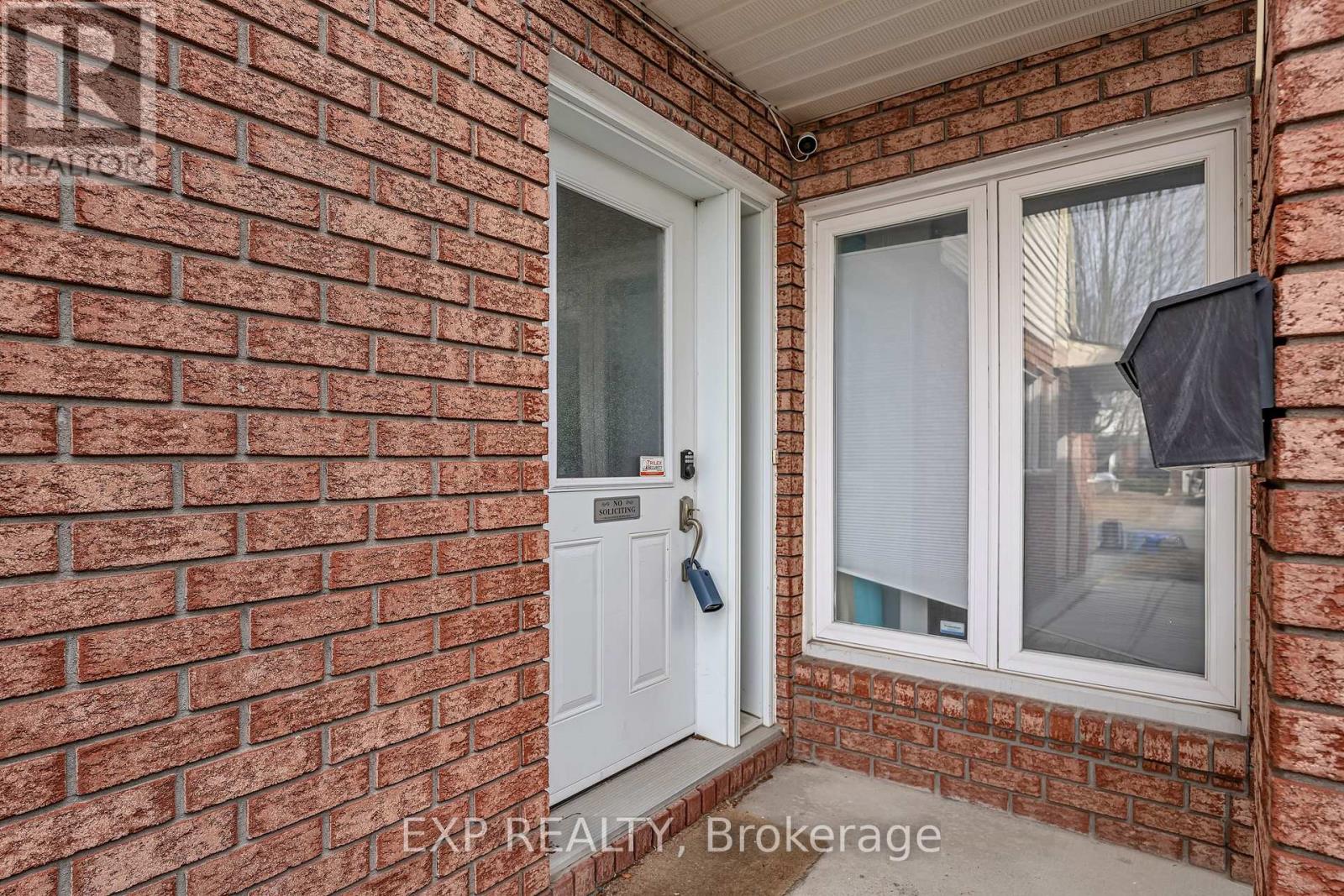 1797 Belval Crescent, Ottawa, Ontario  K1C 6J6 - Photo 2 - X12986266