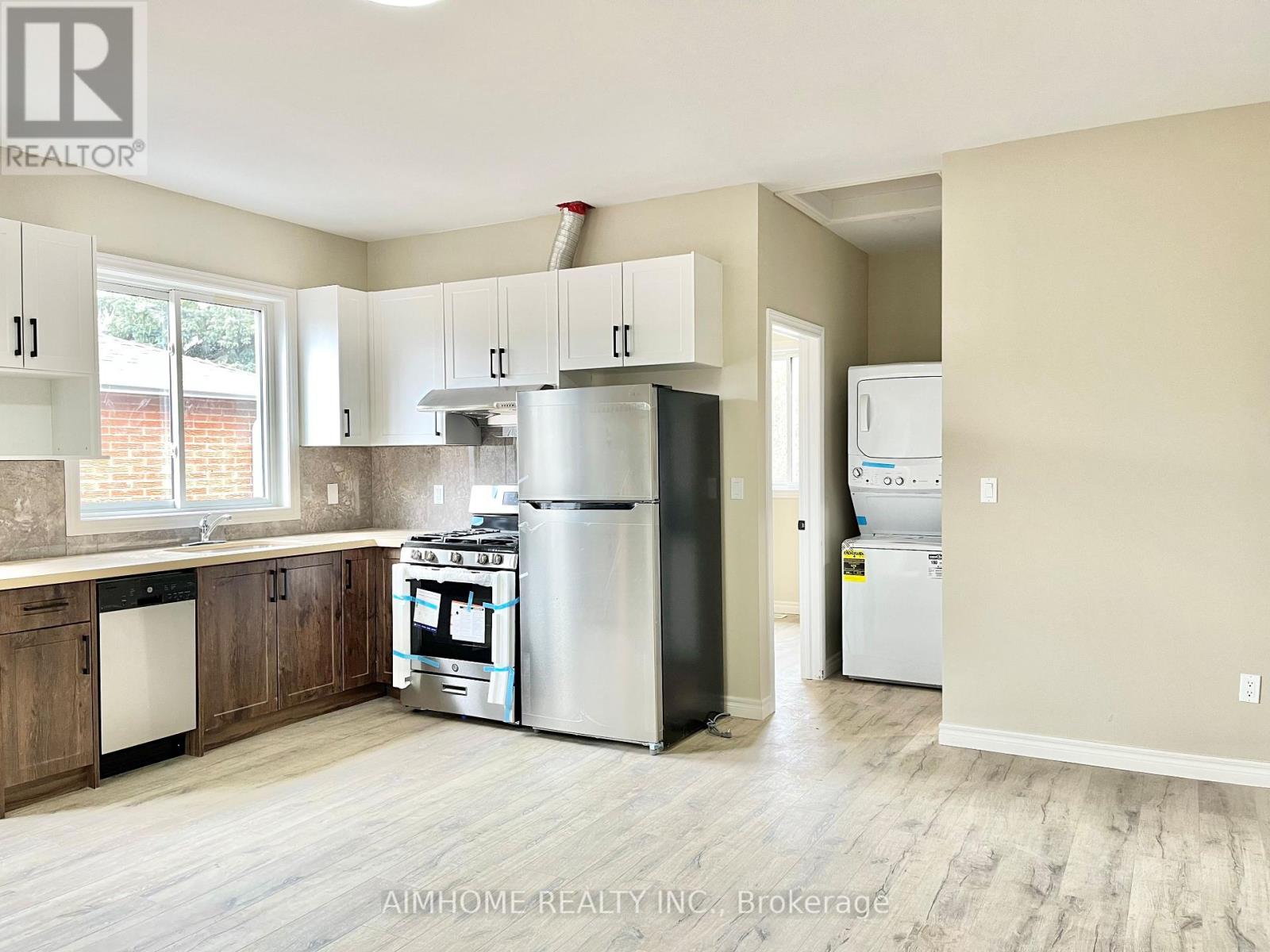 3 - 15 Waddington Crescent, Toronto, Ontario  M2J 2Z9 - Photo 5 - C12986270