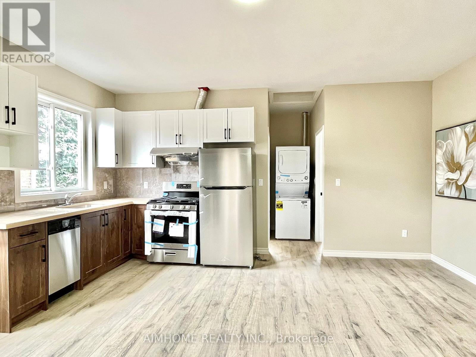 3 - 15 Waddington Crescent, Toronto, Ontario  M2J 2Z9 - Photo 6 - C12986270