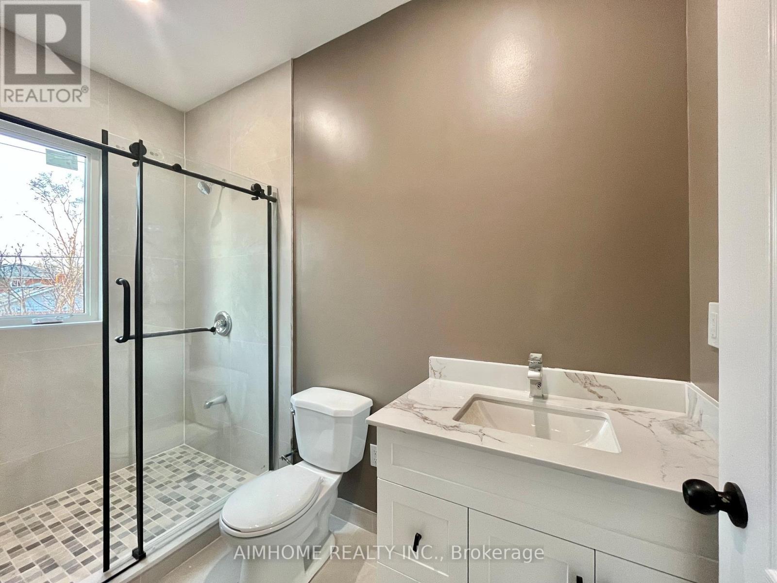 3 - 15 Waddington Crescent, Toronto, Ontario  M2J 2Z9 - Photo 9 - C12986270