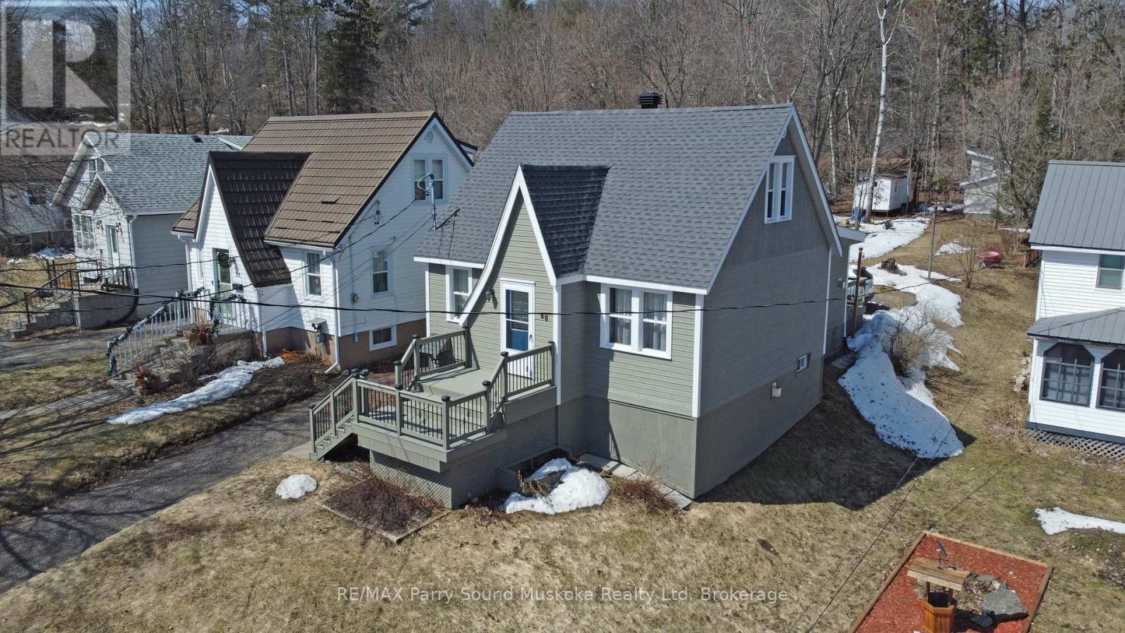 60 William Street, Parry Sound, Ontario  P2A 1V1 - Photo 2 - X12986324