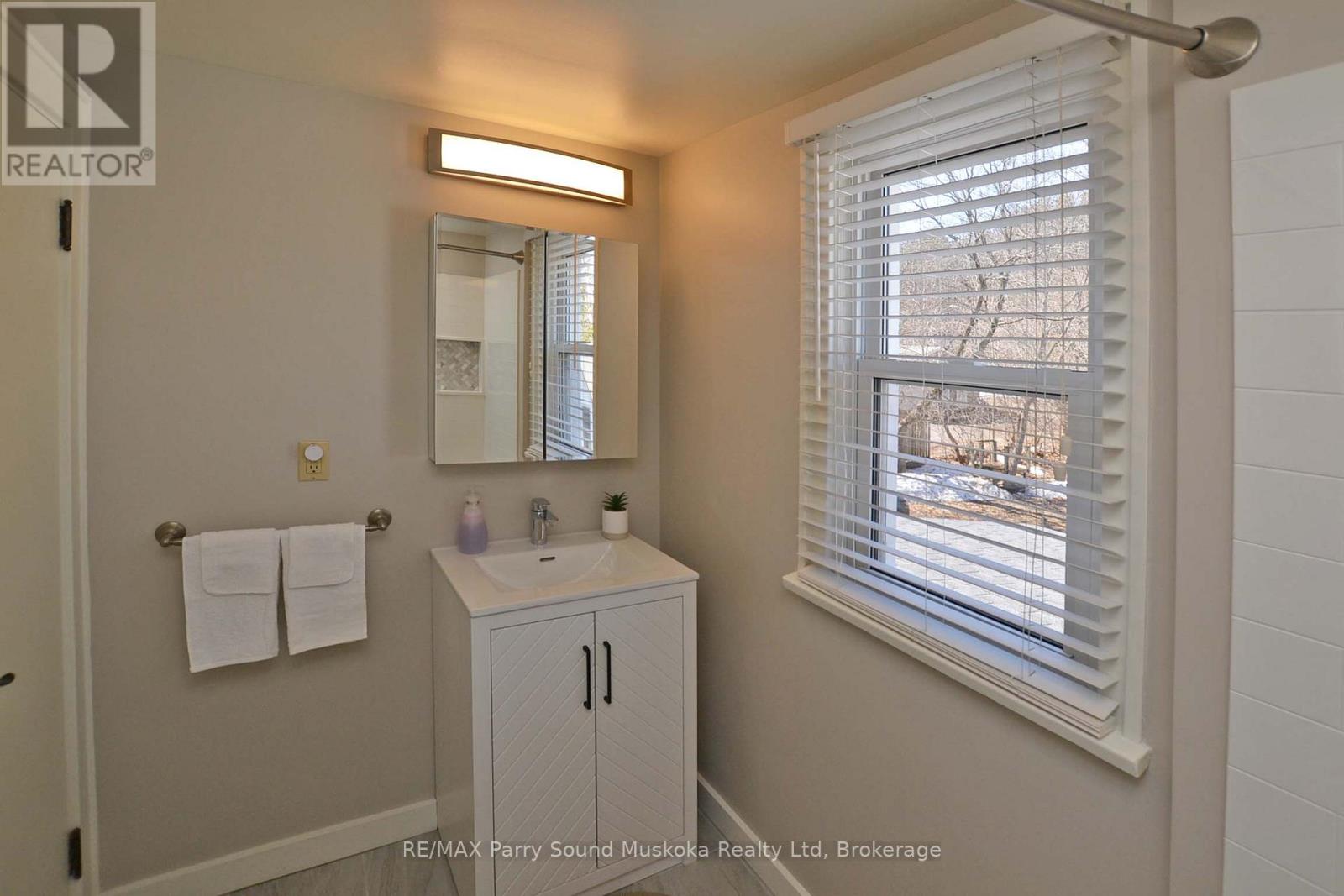 60 William Street, Parry Sound, Ontario  P2A 1V1 - Photo 24 - X12986324