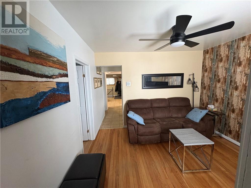 877 Martindale, Greater Sudbury, Ontario  P3E 4H9 - Photo 10 - 2127003