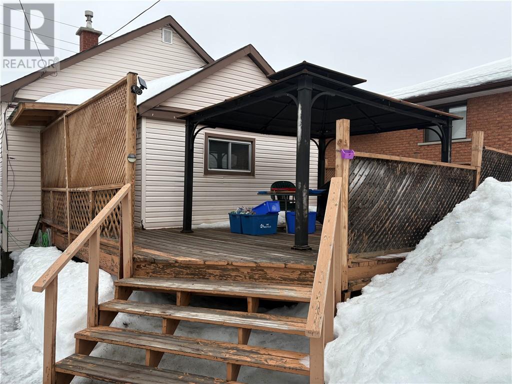 877 Martindale, Greater Sudbury, Ontario  P3E 4H9 - Photo 3 - 2127003