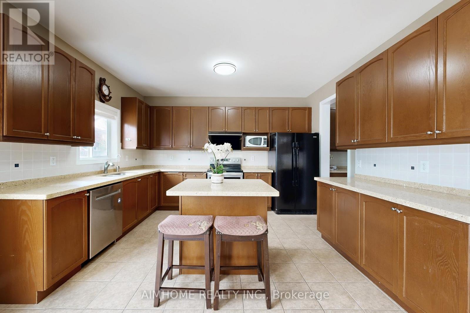 8 Brookhurst Avenue, Georgina, Ontario  L4P 0B4 - Photo 13 - N12986284