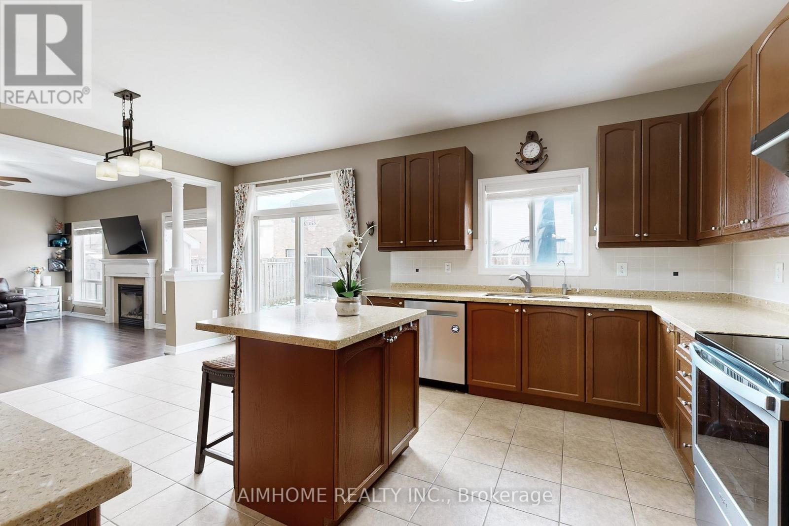 8 Brookhurst Avenue, Georgina, Ontario  L4P 0B4 - Photo 16 - N12986284