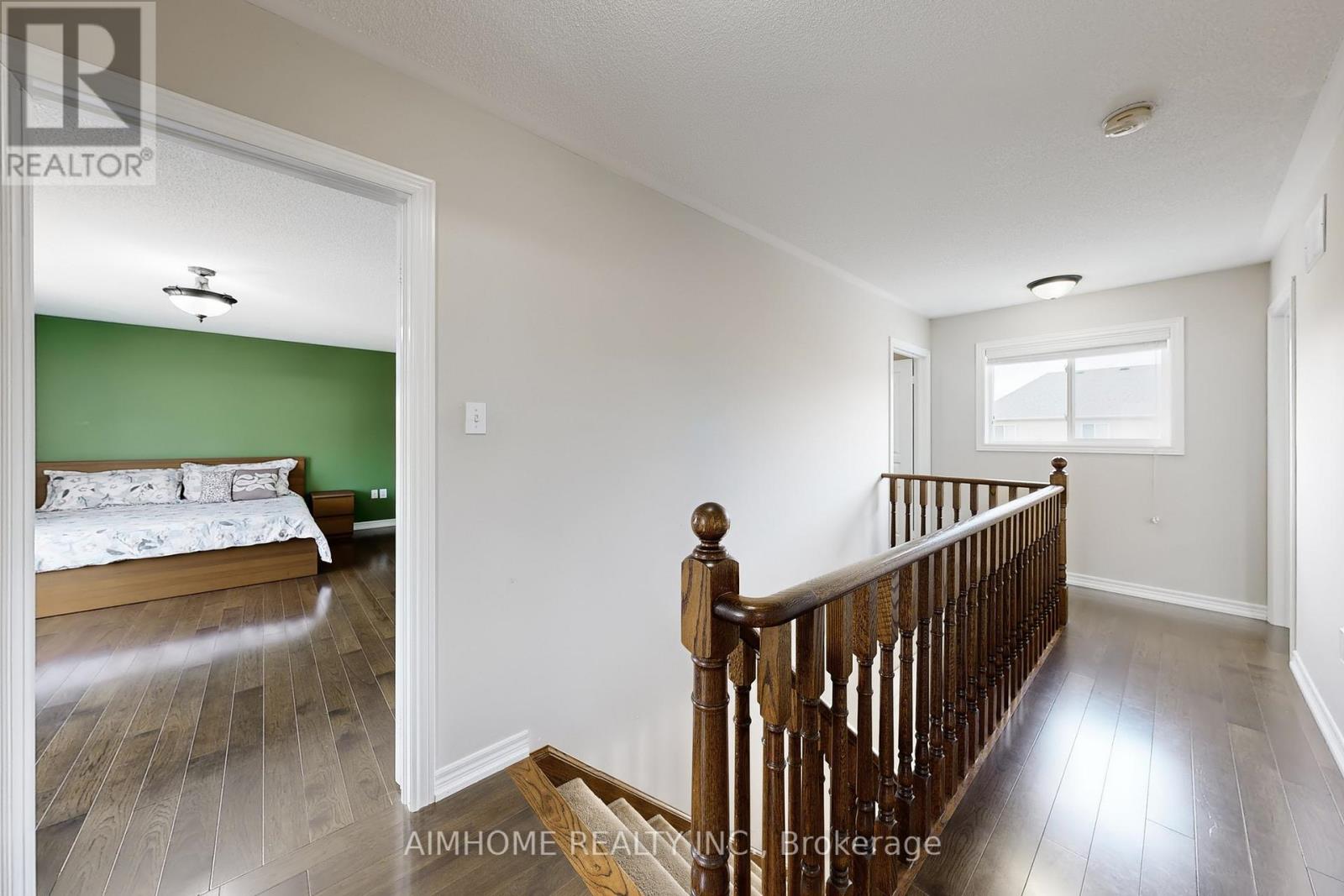 8 Brookhurst Avenue, Georgina, Ontario  L4P 0B4 - Photo 24 - N12986284