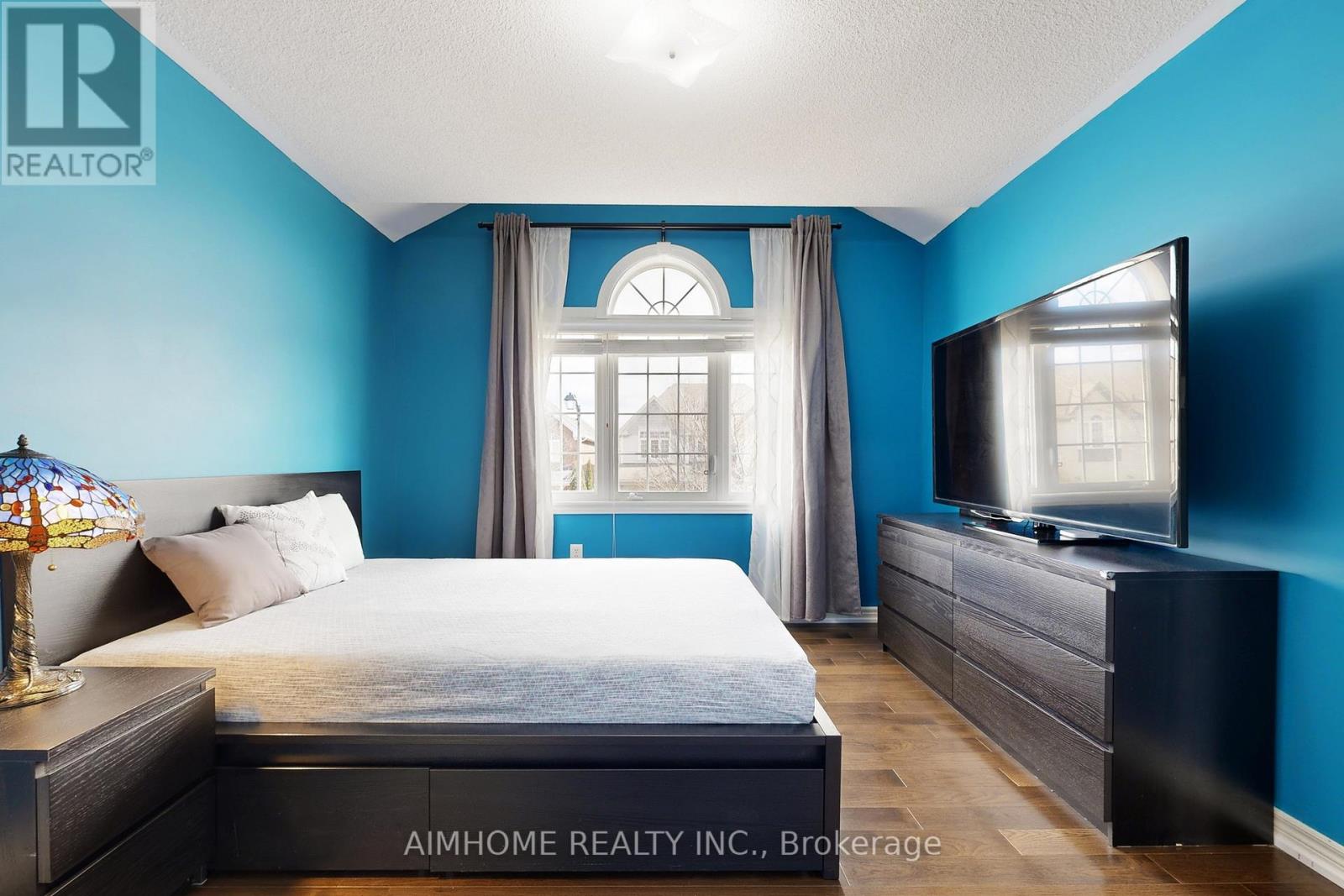 8 Brookhurst Avenue, Georgina, Ontario  L4P 0B4 - Photo 33 - N12986284