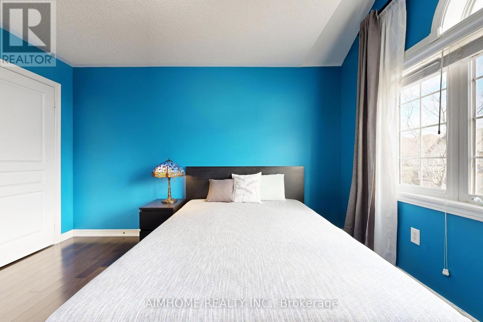 8 Brookhurst Avenue, Georgina, Ontario  L4P 0B4 - Photo 34 - N12986284