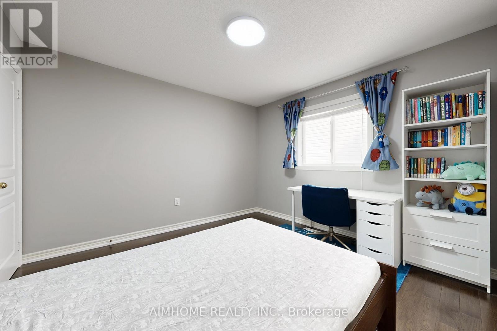 8 Brookhurst Avenue, Georgina, Ontario  L4P 0B4 - Photo 39 - N12986284