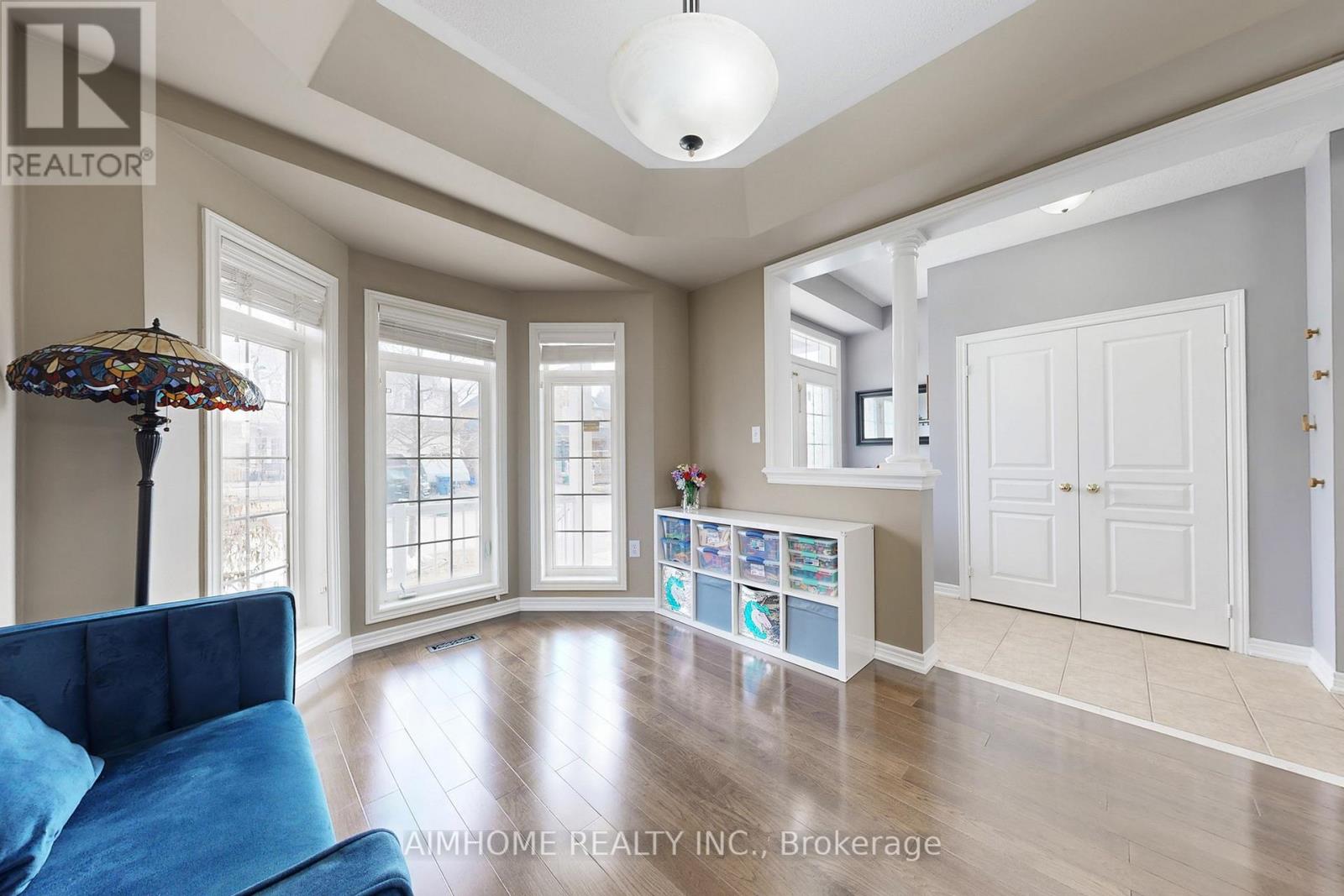 8 Brookhurst Avenue, Georgina, Ontario  L4P 0B4 - Photo 4 - N12986284