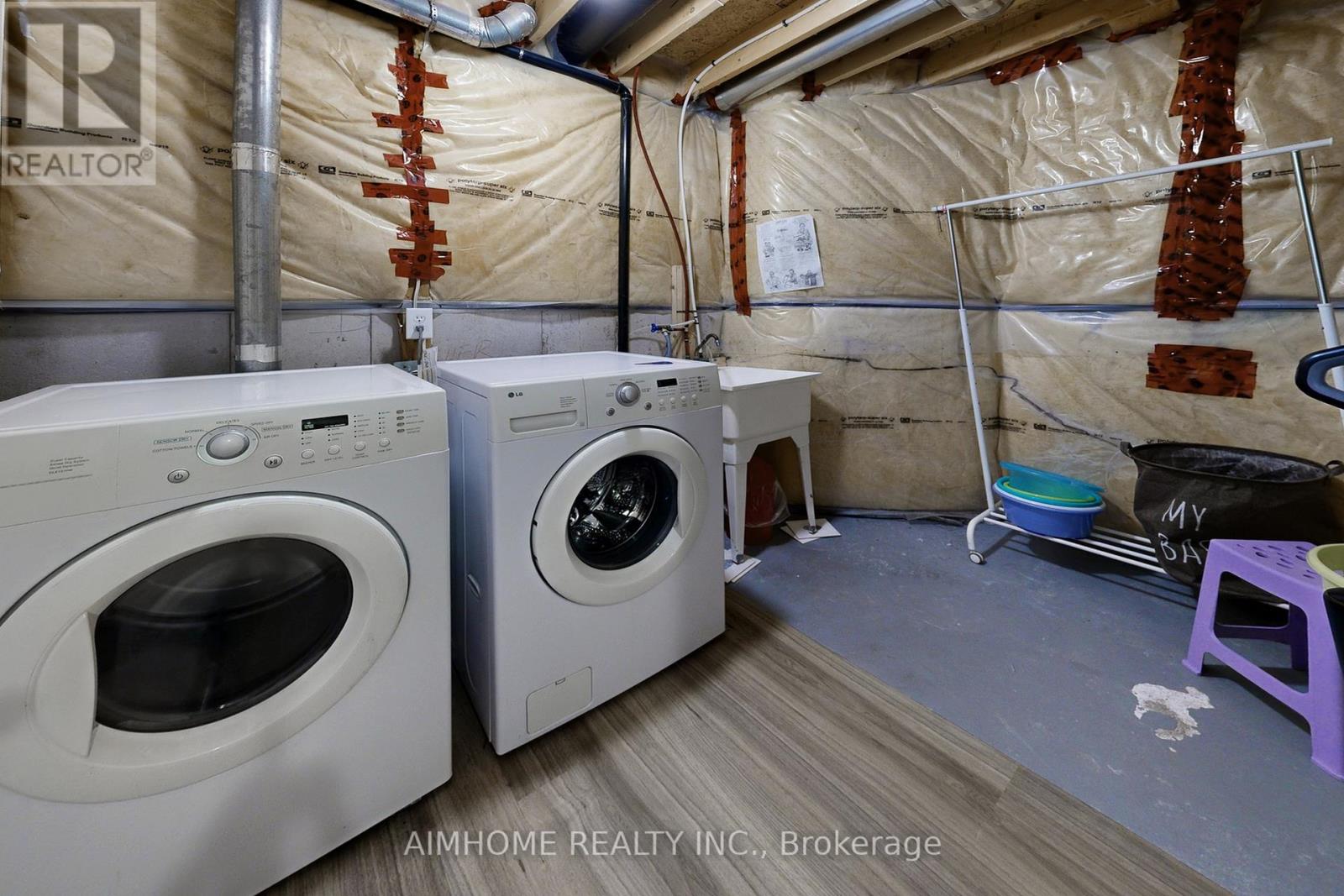 8 Brookhurst Avenue, Georgina, Ontario  L4P 0B4 - Photo 46 - N12986284