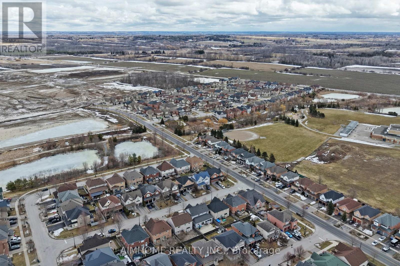 8 Brookhurst Avenue, Georgina, Ontario  L4P 0B4 - Photo 49 - N12986284