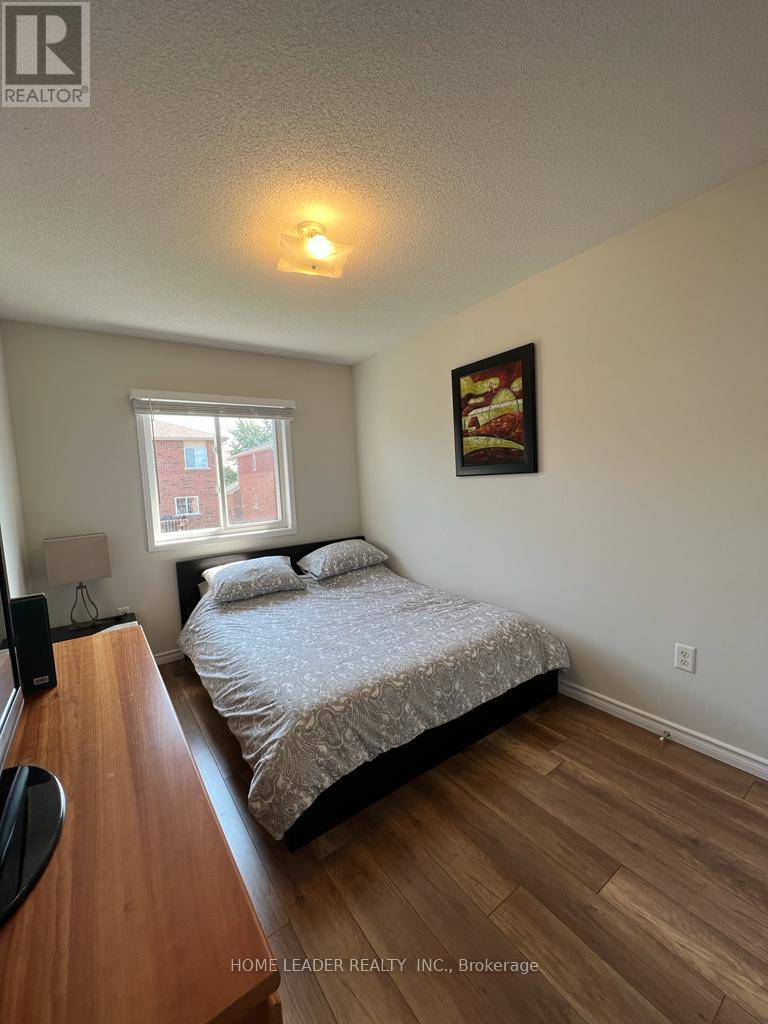 81 Holley Meadow Road, Barrie (Holly), Ontario  L4N 0A2 - Photo 11 - S12986278