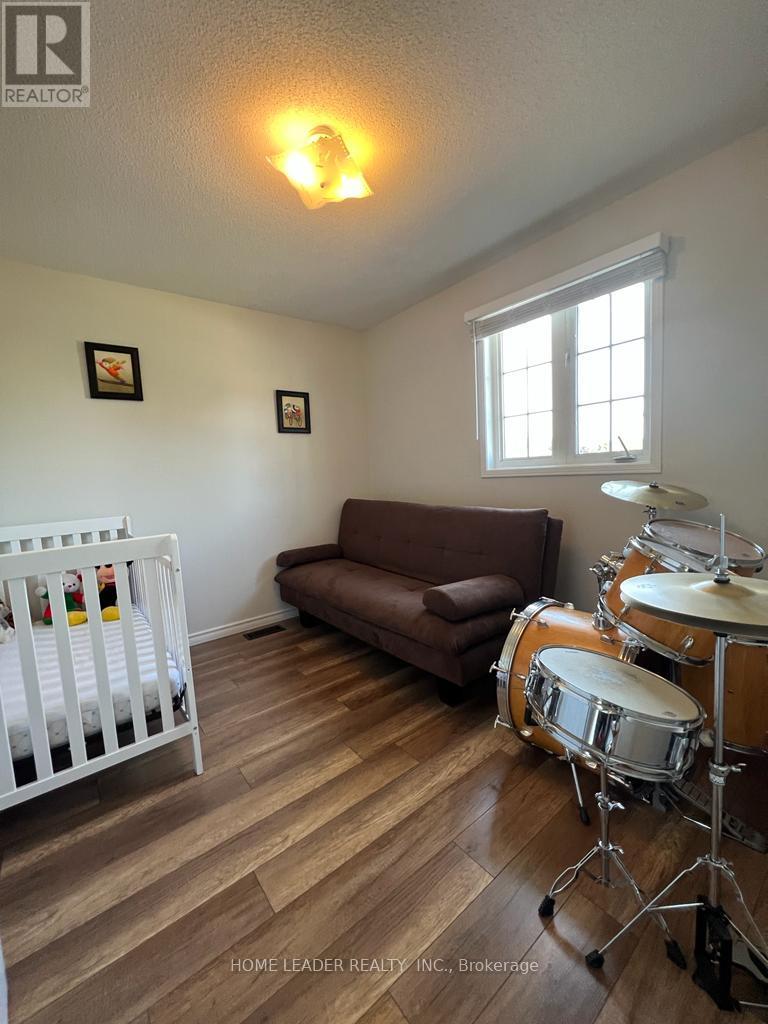 81 Holley Meadow Road, Barrie (Holly), Ontario  L4N 0A2 - Photo 13 - S12986278