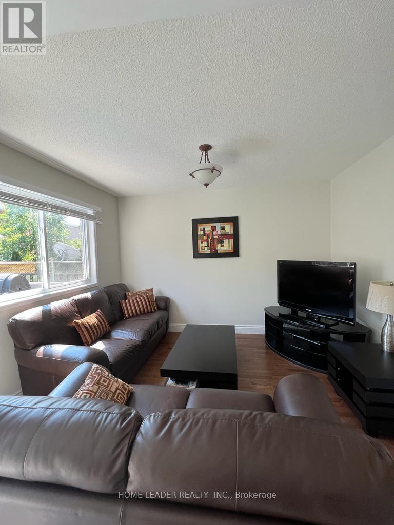 81 Holley Meadow Road, Barrie (Holly), Ontario  L4N 0A2 - Photo 5 - S12986278