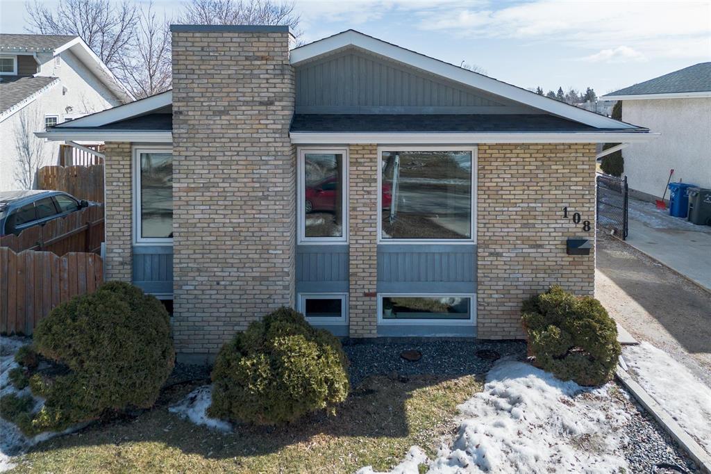 108 Jim Smith Drive, Winnipeg, Manitoba  R2G 3Z2 - Photo 0 - 202606745