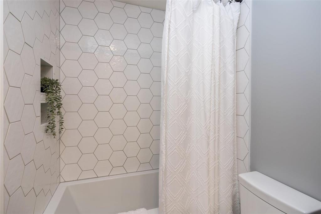 108 Jim Smith Drive, Winnipeg, Manitoba  R2G 3Z2 - Photo 18 - 202606745