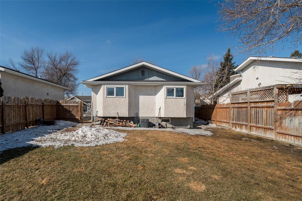 108 Jim Smith Drive, Winnipeg, Manitoba  R2G 3Z2 - Photo 35 - 202606745