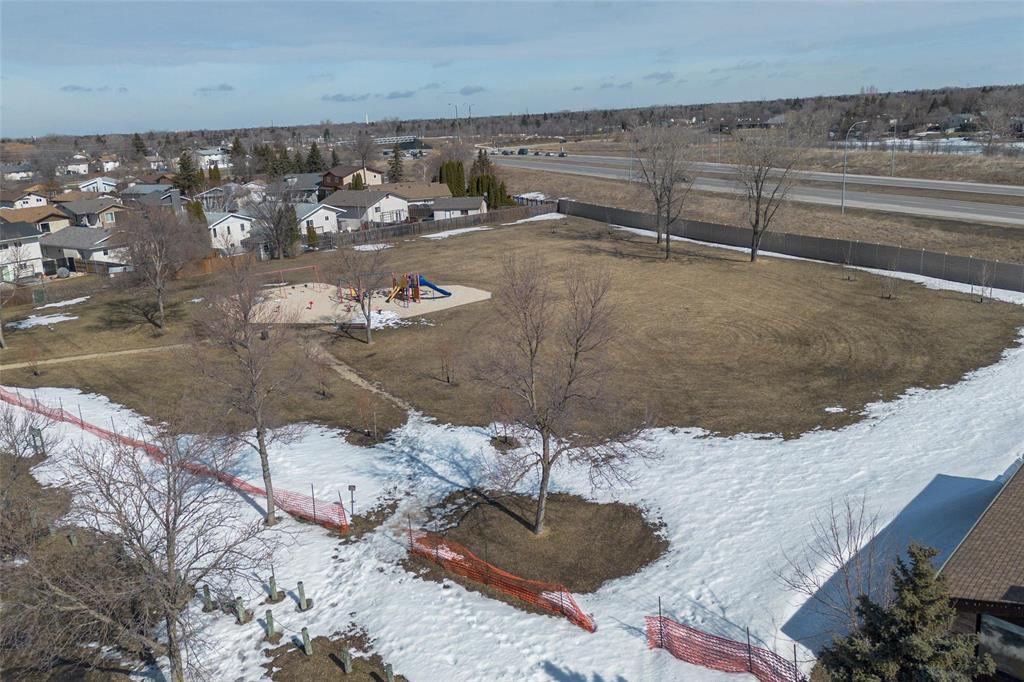 108 Jim Smith Drive, Winnipeg, Manitoba  R2G 3Z2 - Photo 40 - 202606745