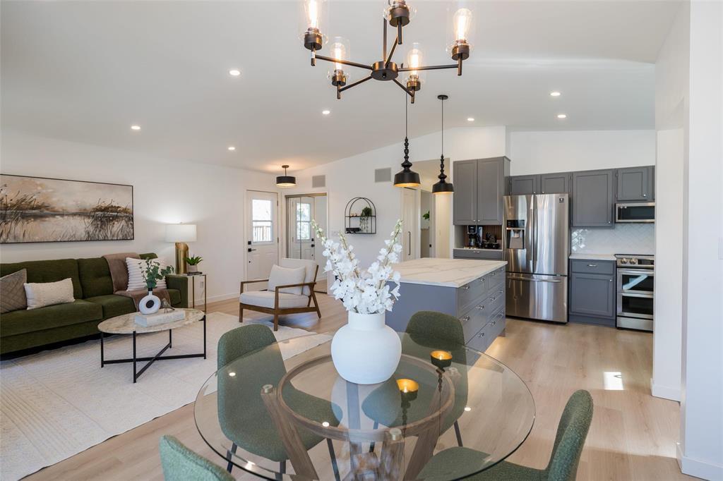 108 Jim Smith Drive, Winnipeg, Manitoba  R2G 3Z2 - Photo 7 - 202606745