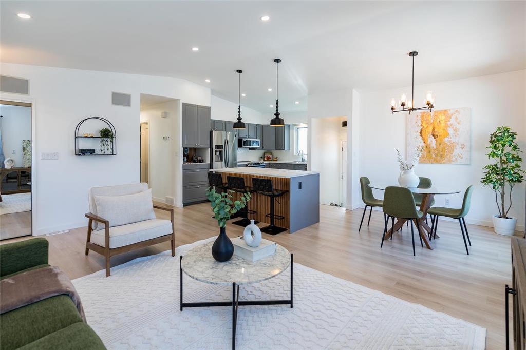 108 Jim Smith Drive, Winnipeg, Manitoba  R2G 3Z2 - Photo 8 - 202606745