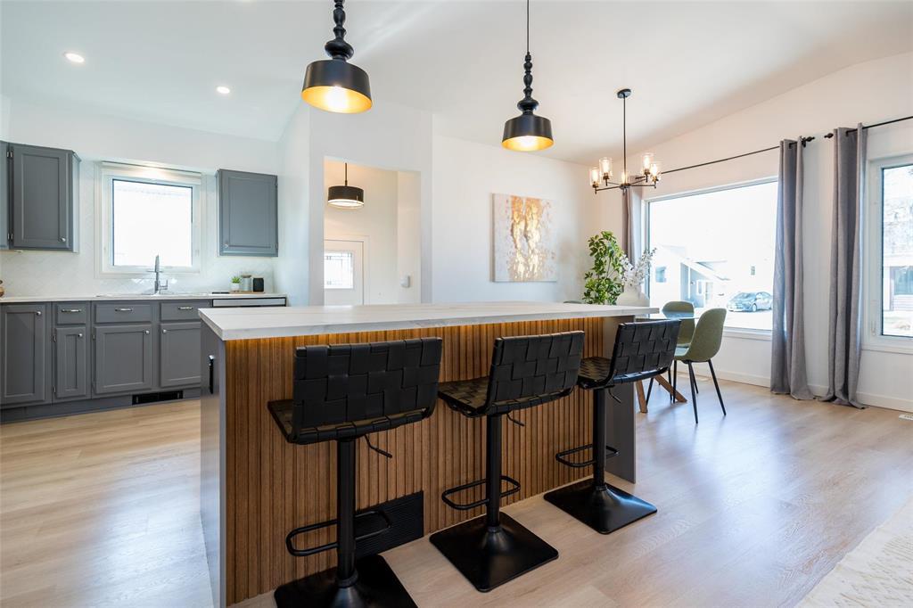 108 Jim Smith Drive, Winnipeg, Manitoba  R2G 3Z2 - Photo 9 - 202606745