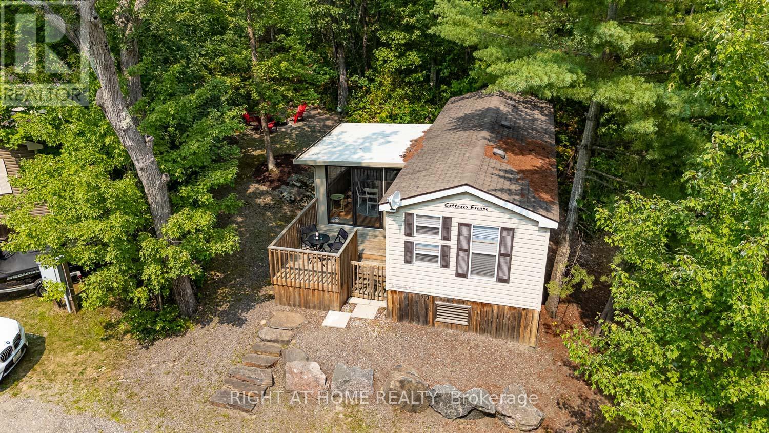 29 Maple Ridge - 1336 South Morrison Lake Road, Gravenhurst, Ontario  P0E 1G0 - Photo 2 - X12986314