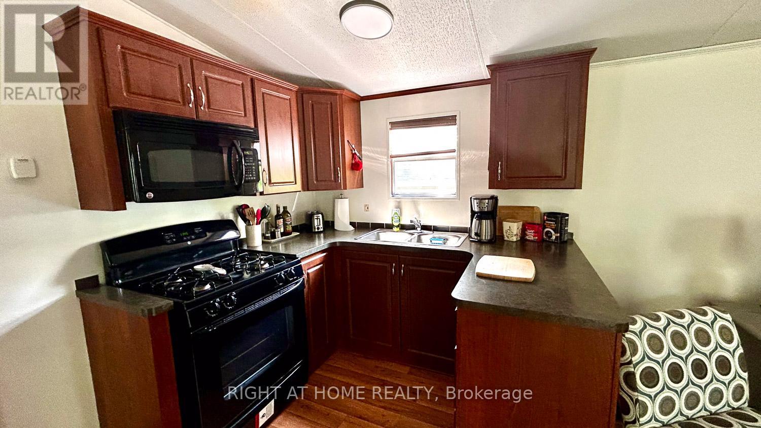 29 Maple Ridge - 1336 South Morrison Lake Road, Gravenhurst, Ontario  P0E 1G0 - Photo 23 - X12986314