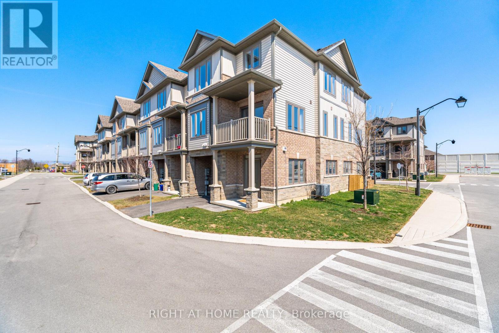 25 - 27 Rachel Drive, Hamilton, Ontario L8E 0K6 - Photo 2 - X12986322