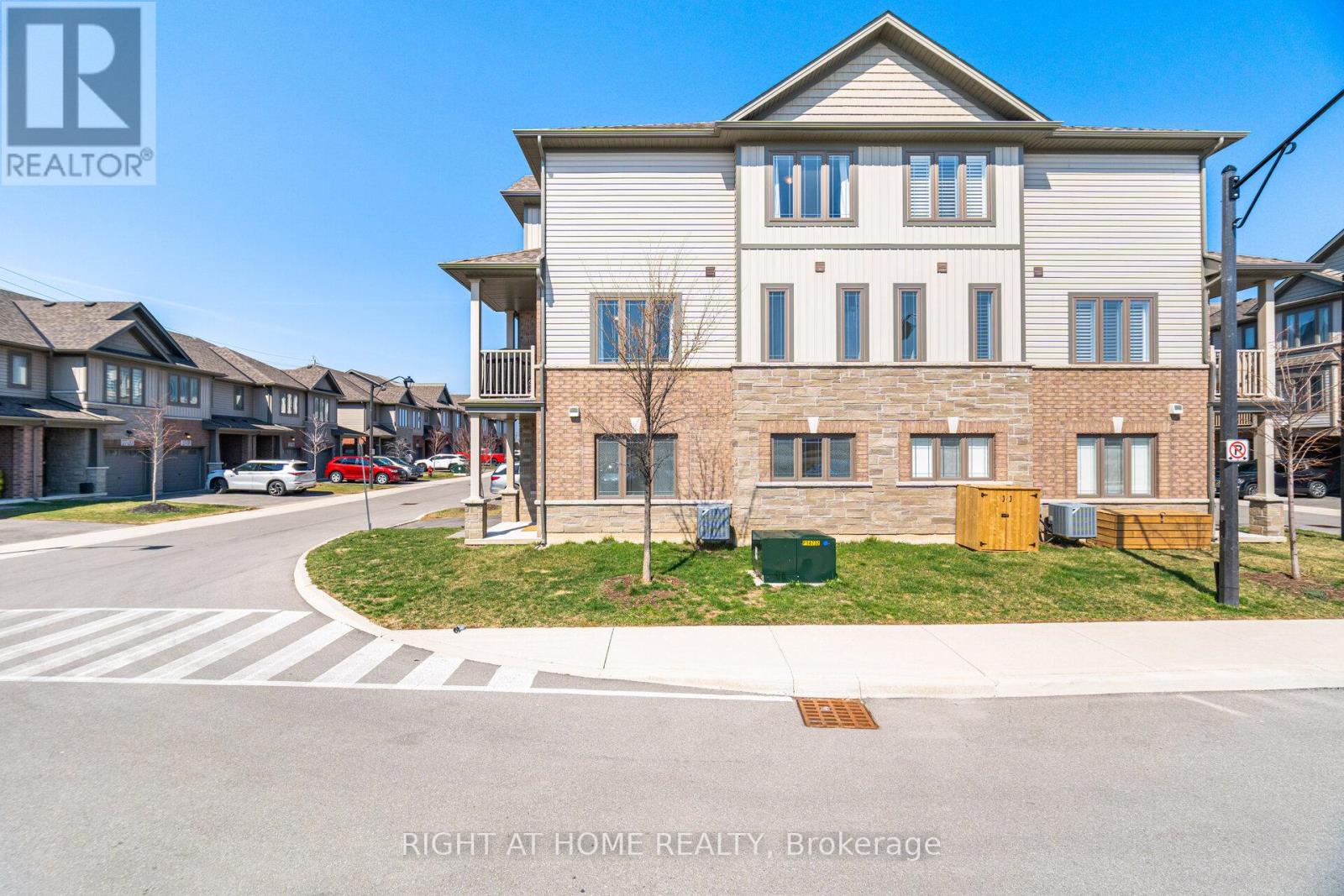 25 - 27 Rachel Drive, Hamilton, Ontario L8E 0K6 - Photo 3 - X12986322