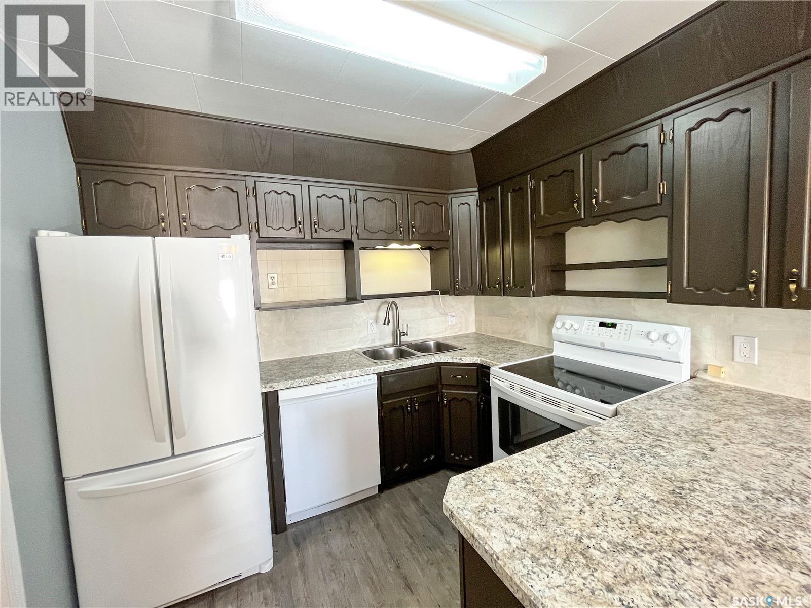 312 10th Avenue W, Melville, Saskatchewan  S0A 2P0 - Photo 6 - SK032659