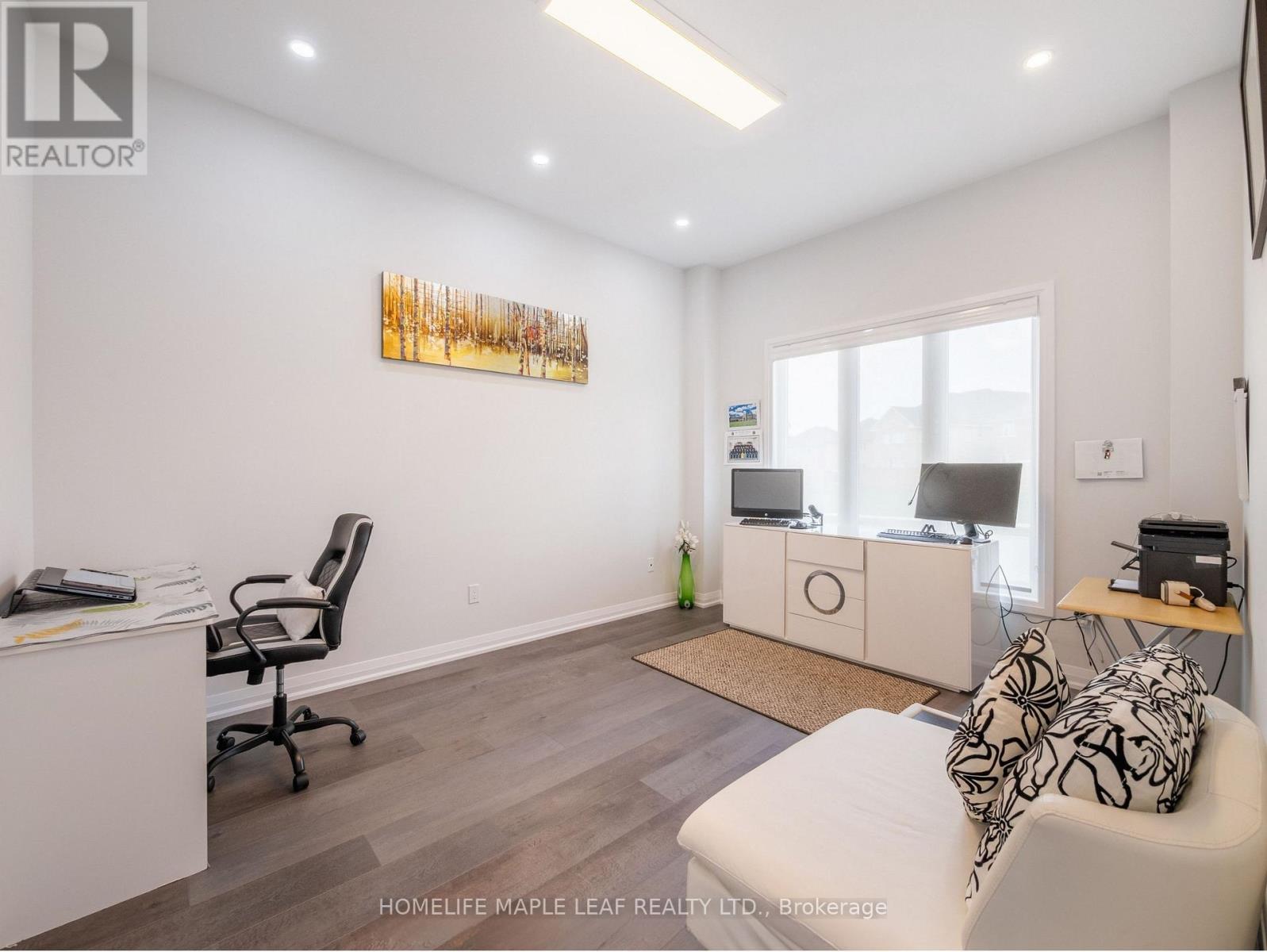 1028 Hardy Way, Innisfil, Ontario  L0L 1W0 - Photo 8 - N12852308