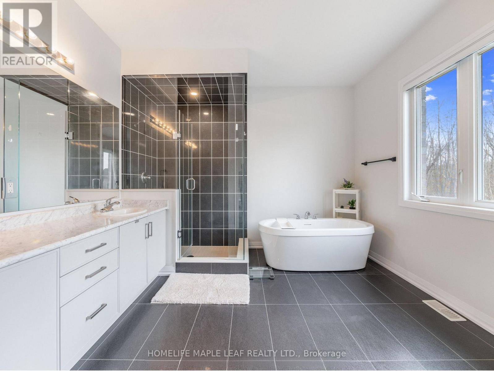 1028 Hardy Way, Innisfil, Ontario  L0L 1W0 - Photo 4 - N12852308