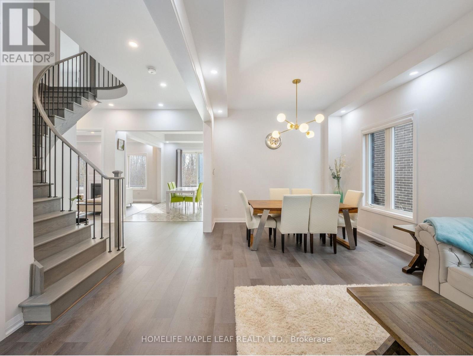 1028 Hardy Way, Innisfil, Ontario  L0L 1W0 - Photo 20 - N12852308