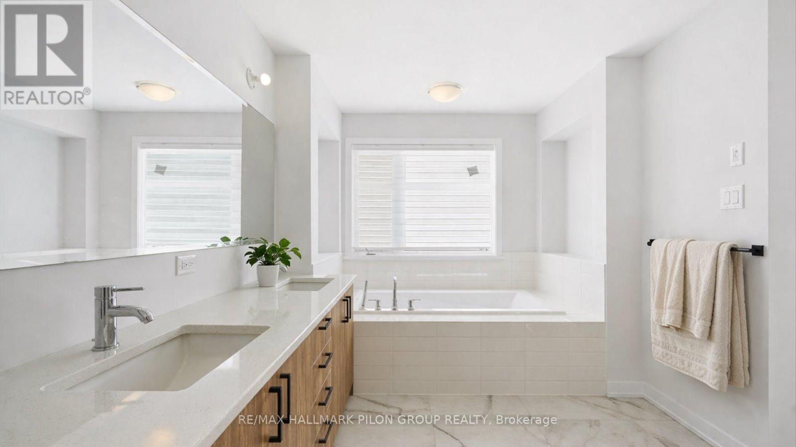 272 Cornice Street, Ottawa, Ontario  K1W 0W4 - Photo 12 - X12986374