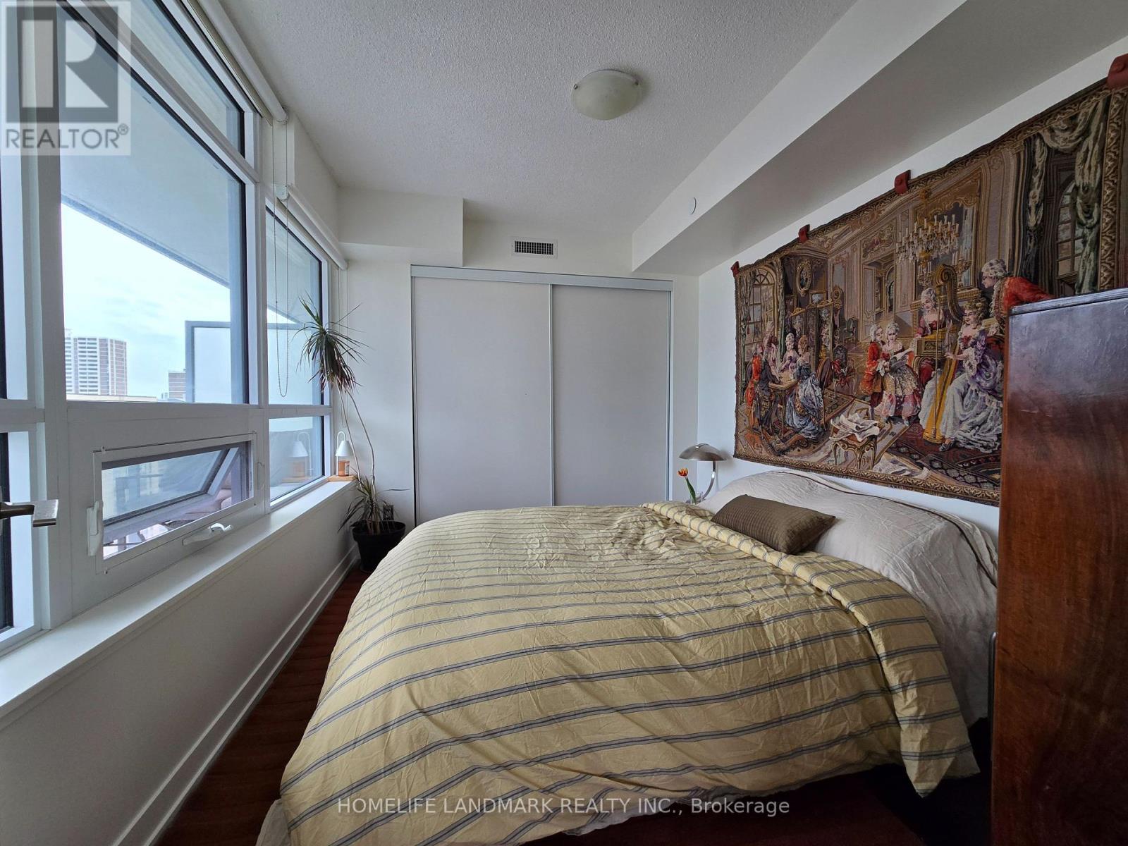 #1603 - 365 Church Street, Toronto, Ontario  M5B 0B5 - Photo 4 - C12986344