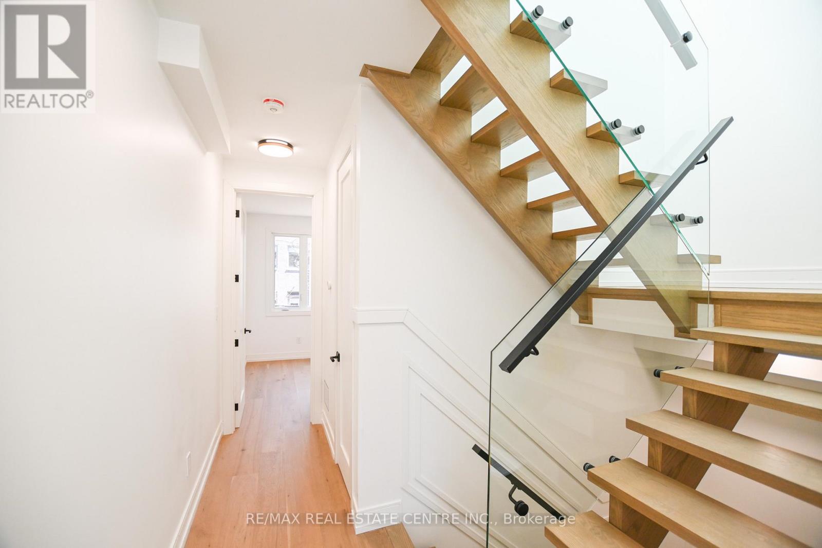 57 Jones Avenue, Toronto, Ontario  M4M 2Z7 - Photo 17 - E12986364