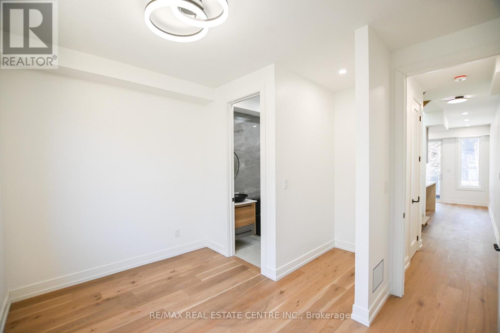 57 Jones Avenue, Toronto, Ontario  M4M 2Z7 - Photo 21 - E12986364