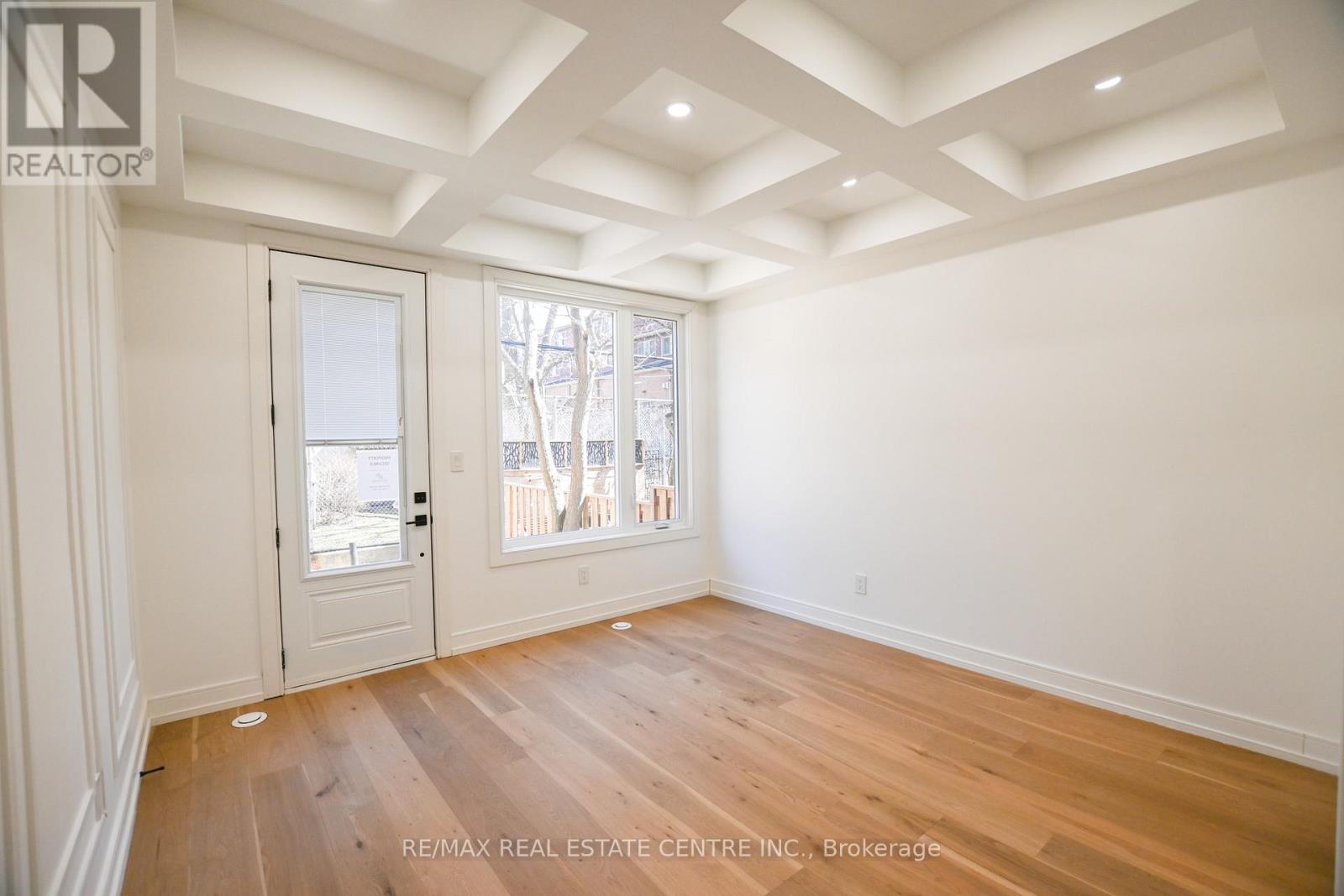 57 Jones Avenue, Toronto, Ontario  M4M 2Z7 - Photo 3 - E12986364