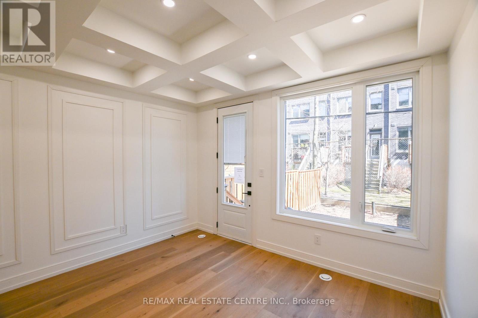 57 Jones Avenue, Toronto, Ontario  M4M 2Z7 - Photo 6 - E12986364