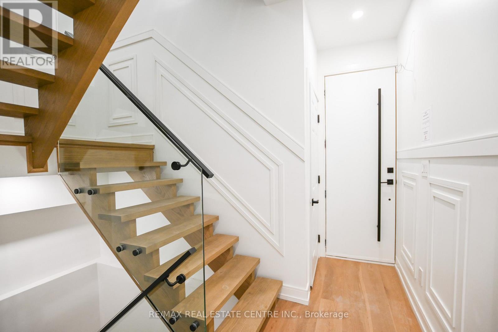 57 Jones Avenue, Toronto, Ontario  M4M 2Z7 - Photo 7 - E12986364