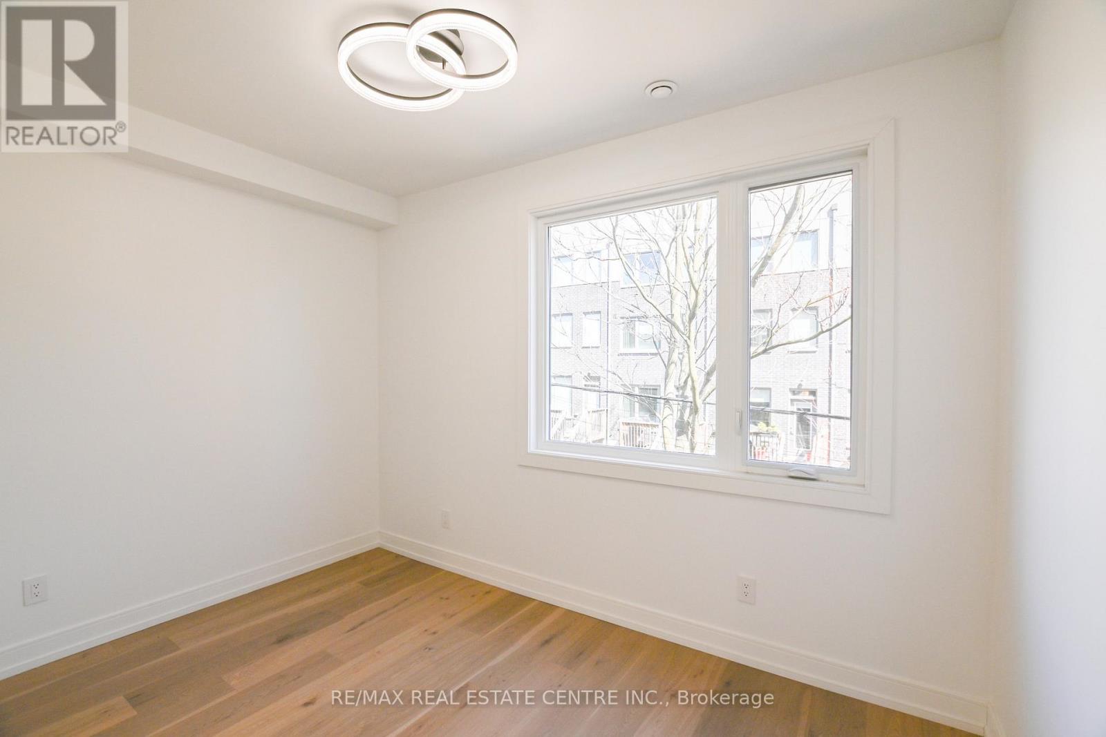 59 Jones Avenue, Toronto, Ontario  M4M 2Z7 - Photo 11 - E12986368