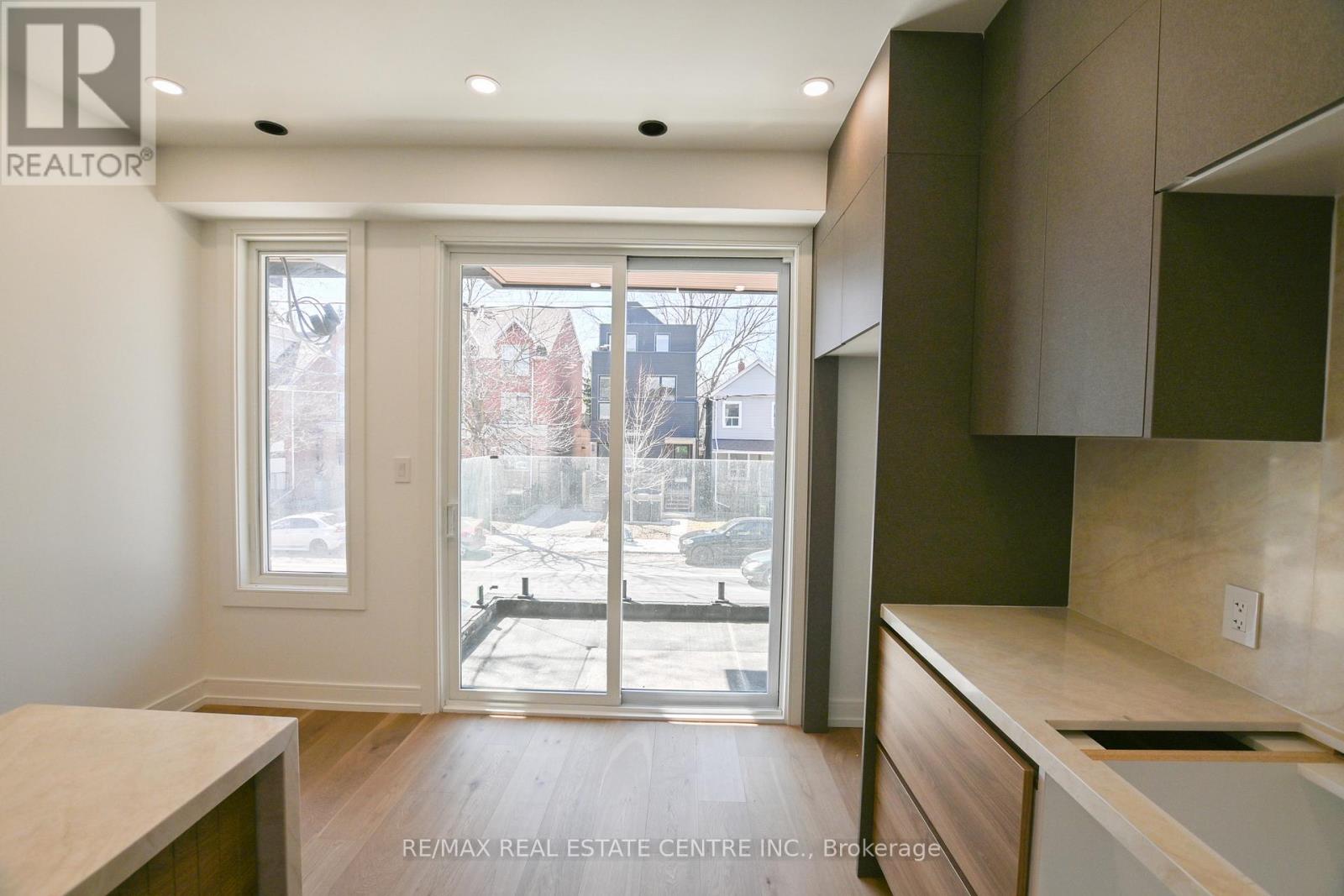 59 Jones Avenue, Toronto, Ontario  M4M 2Z7 - Photo 17 - E12986368