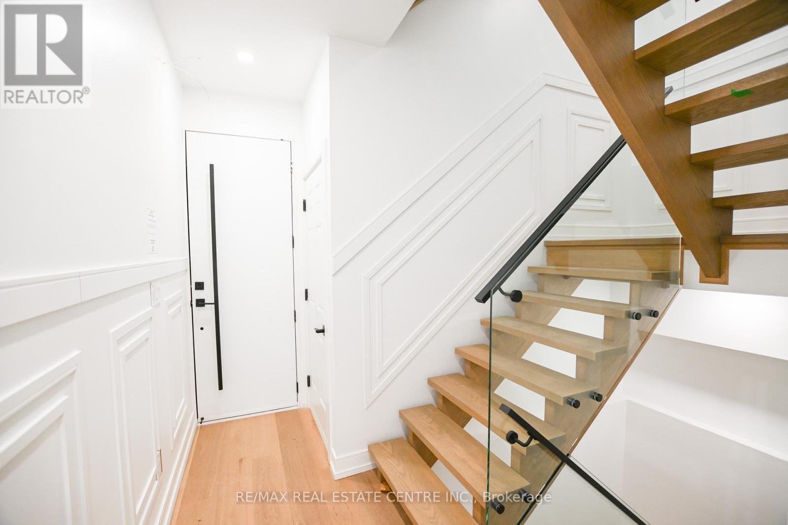 59 Jones Avenue, Toronto, Ontario  M4M 2Z7 - Photo 2 - E12986368