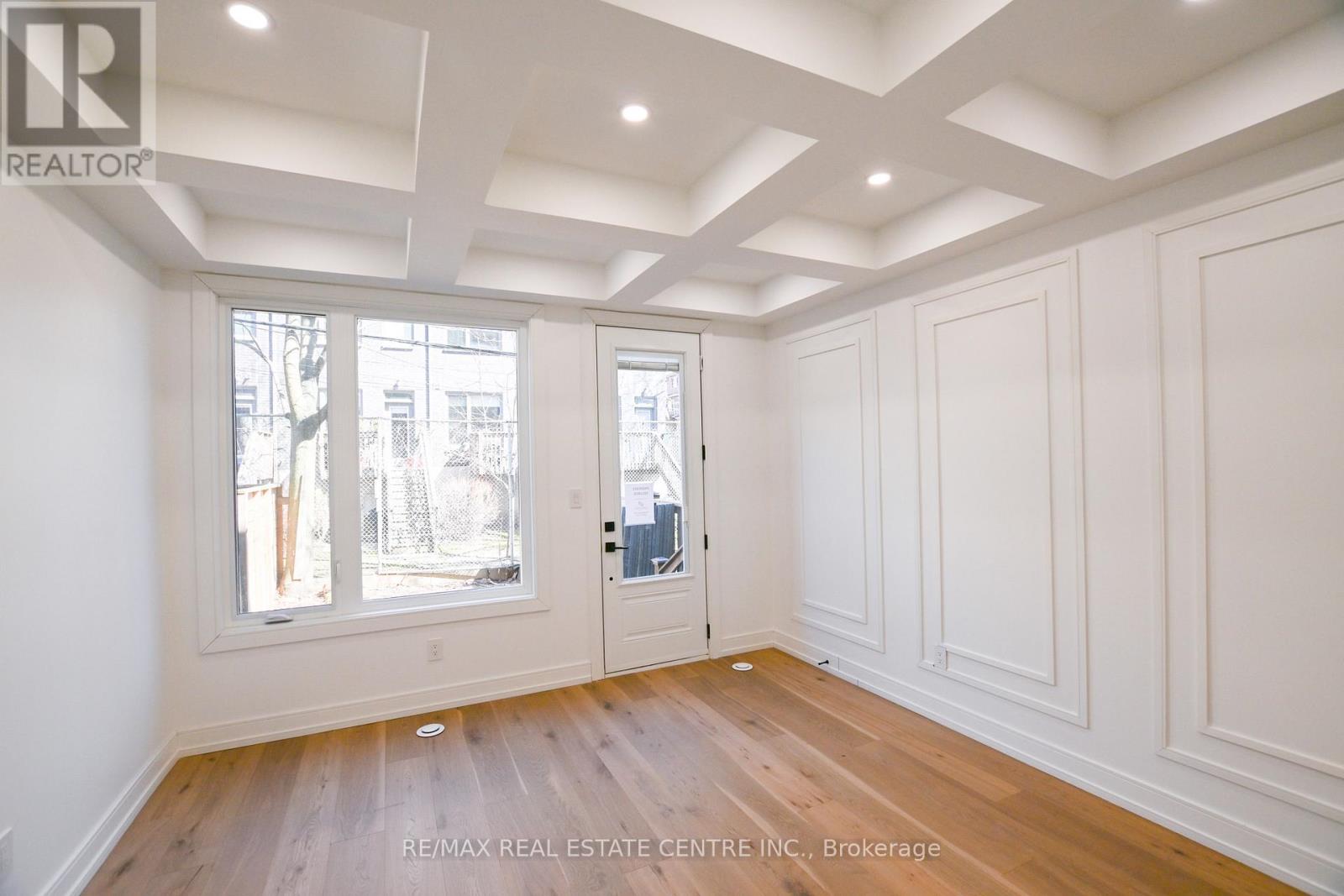 59 Jones Avenue, Toronto, Ontario  M4M 2Z7 - Photo 3 - E12986368