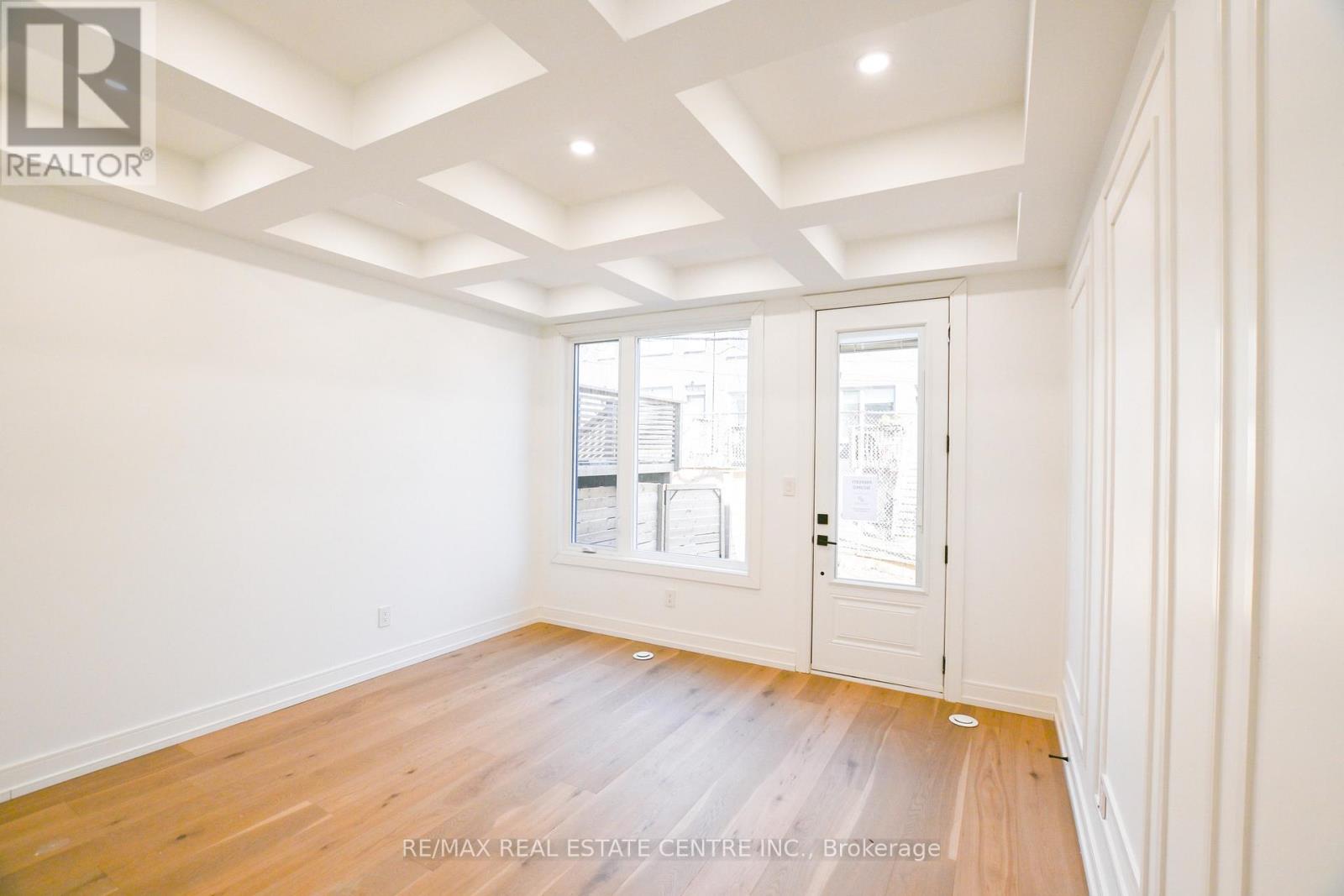 59 Jones Avenue, Toronto, Ontario  M4M 2Z7 - Photo 4 - E12986368